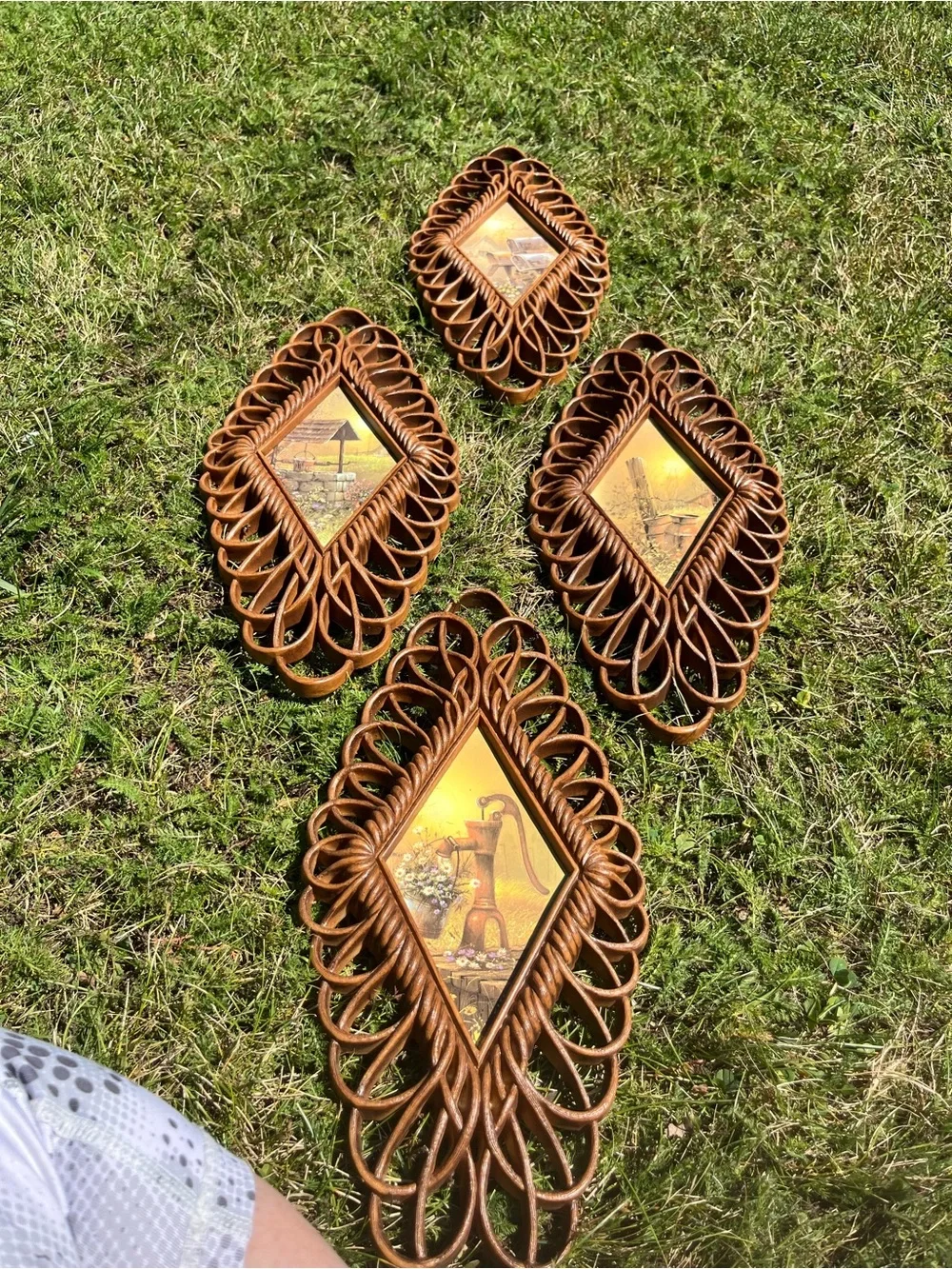 HomCo Burwood Wall Plaques
